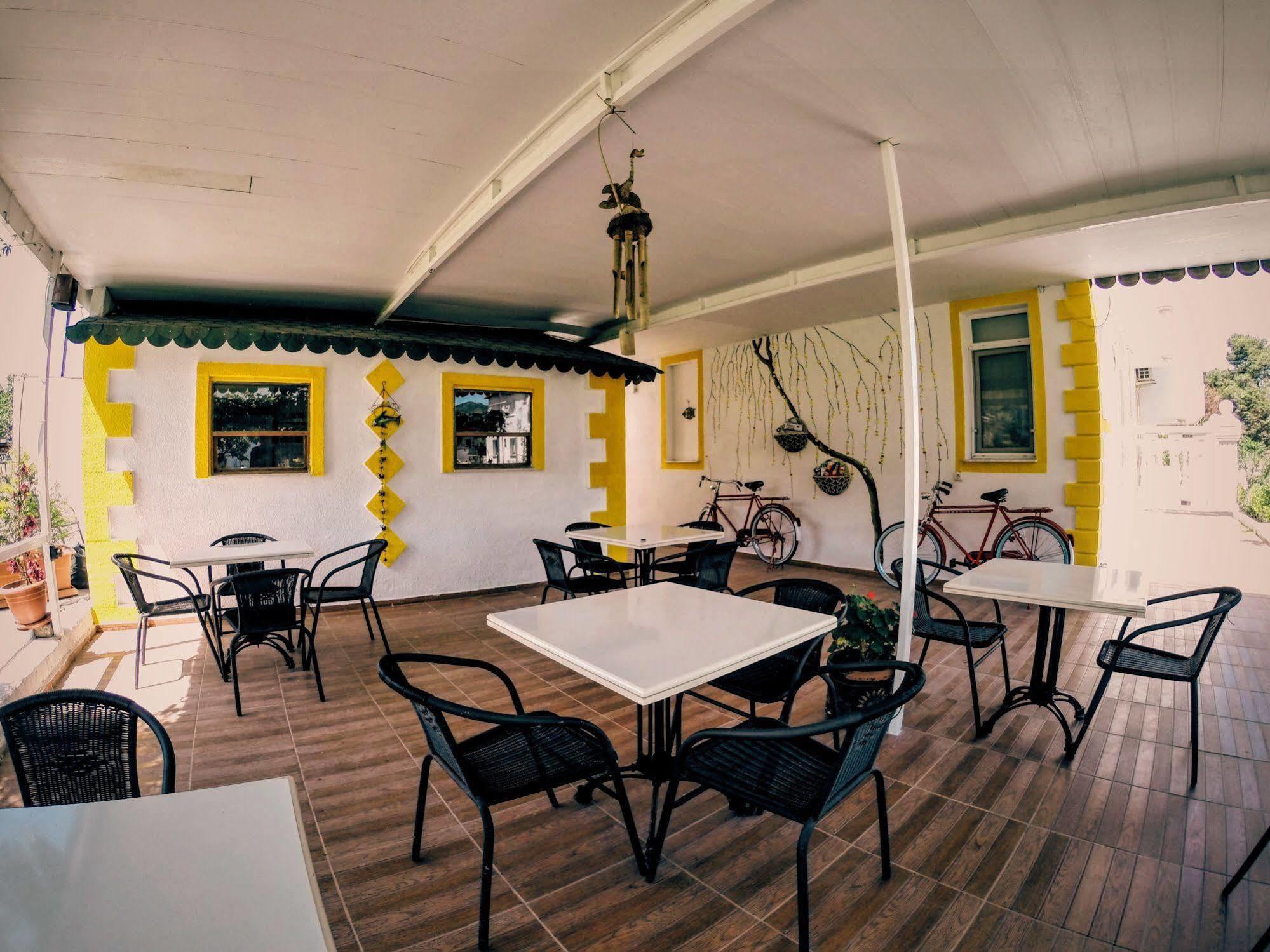 Limon Pansiyon Foça Bagian luar foto