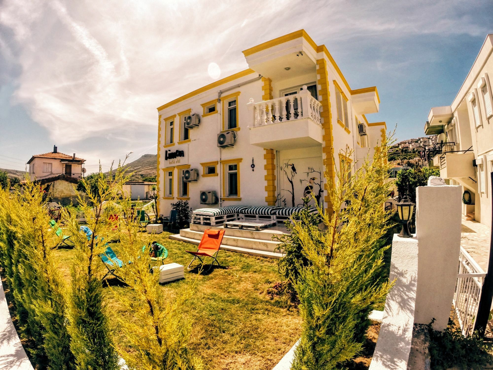 Limon Pansiyon Foça Bagian luar foto